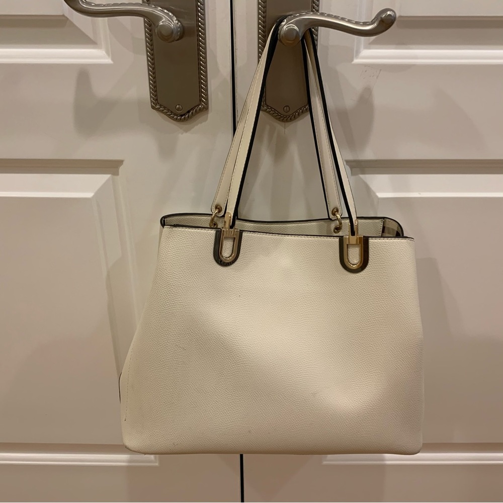 Off White Purse - Versatile - image 1